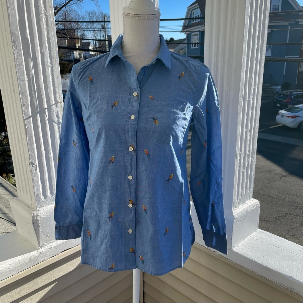 Old Navy Chambray Button Down Parrot Print Size XS